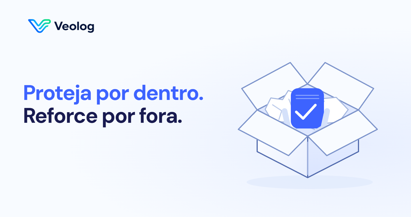 Caixa de transporte aberta com um produto protegido por material de preenchimento e fechamento reforçado